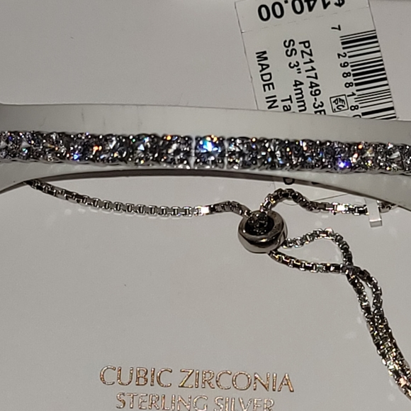 NWT adjustable bracelet - Picture 1 of 3